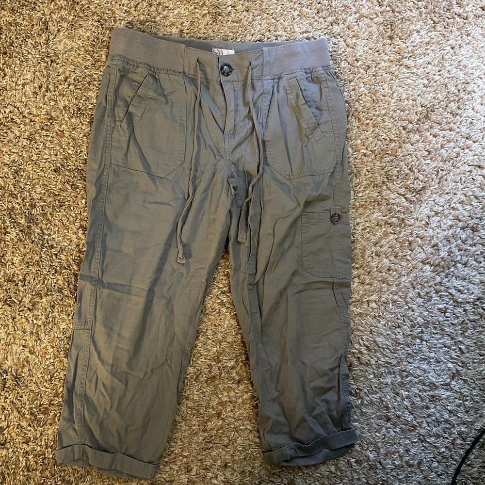 Cargo Capri pants